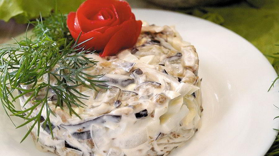 Рецепт от блогера: салат из баклажанов