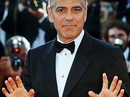 «Говорят на трех языках и немного умнее меня»: Джордж Клуни рассказал, как воспитывает наследников