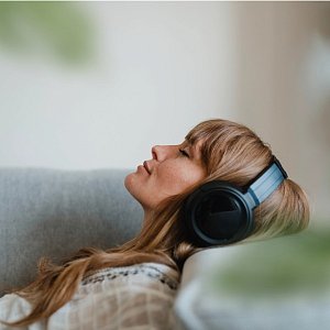 Розовый и коричневый шумы: какие звуки нужны для здоровья мозга и крепкого сна Розовый и коричневый шумы: какие звуки нужны для здоровья мозга и крепкого сна