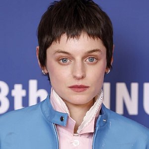 Самый актуальный естественный макияж этой осени — без туши Самый актуальный естественный макияж этой осени — без туши