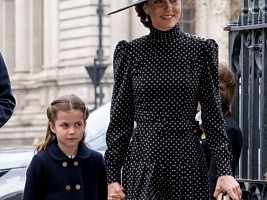 «История не должна повториться»: почему принцесса Шарлотта не пойдет по стопам Кейт Миддлтон