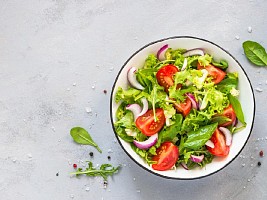 7 суперфудов для летних салатов