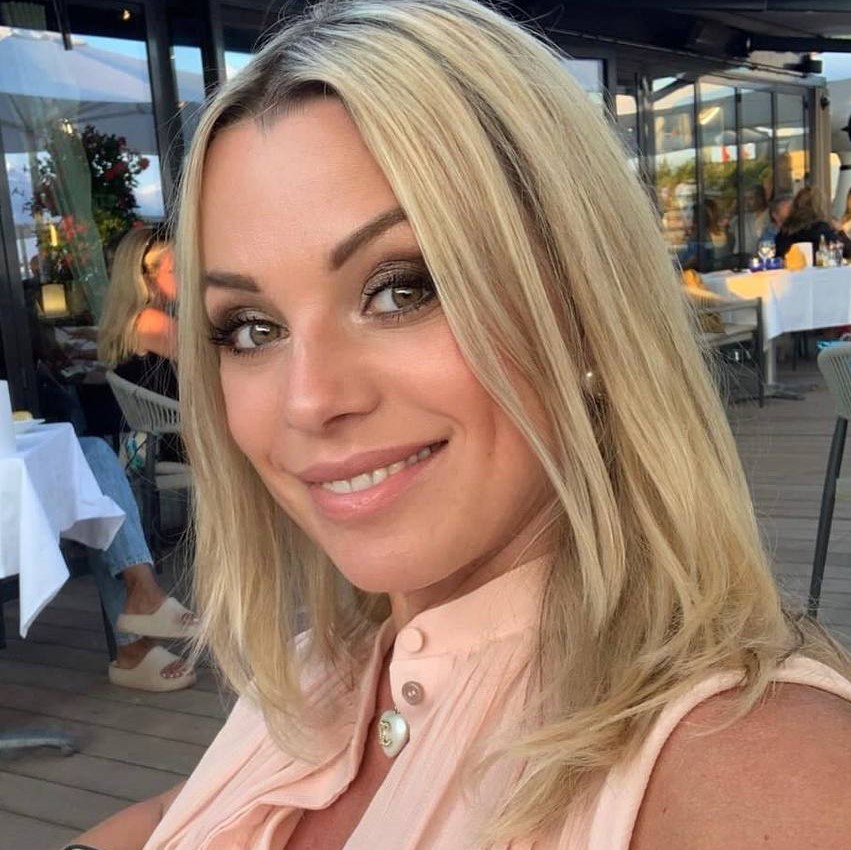 Күйеуінің көзінше әйелі ебілді