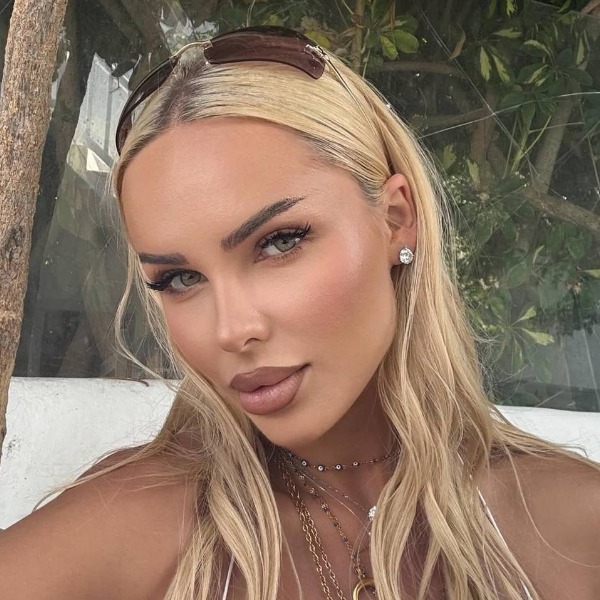 «Мой базовый минимум»: Певица Ханна назвала бьюти-процедуры, которые делает каждый месяц