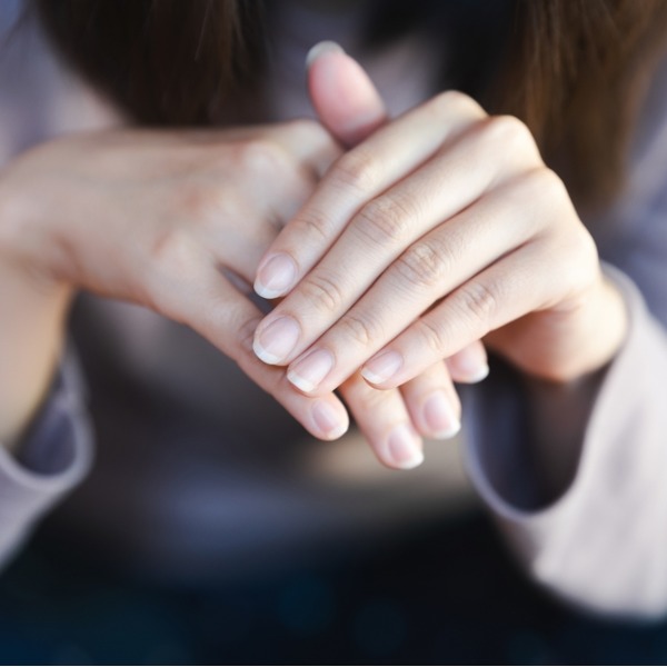 Ногти посинели: когда обращаться за помощью при цианозе