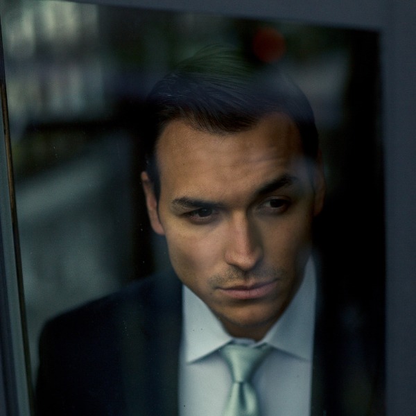 5 очевидных признаков, что ваш мужчина все еще любит свою бывшую