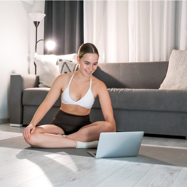 7 упражнений для городского жителя: фитнес-эксперт рекомендует