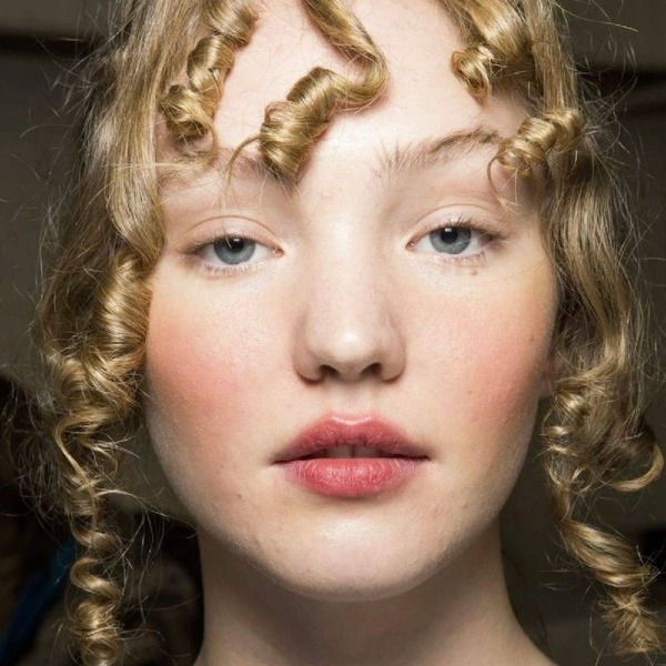 Румяна в стиле картины времен Ренессанса — новый тренд социальных сетей