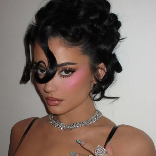 MyCollages - 2025-12-11T095205.843.jpg