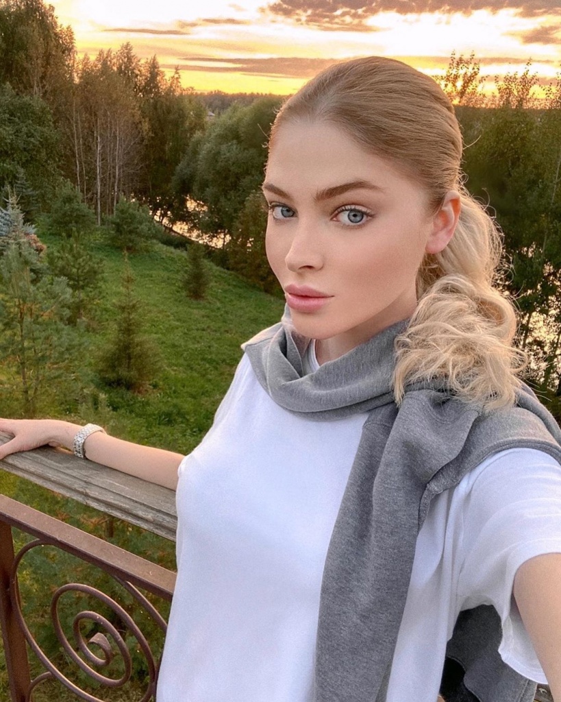 Алена Шишкова Алена Шишкова
