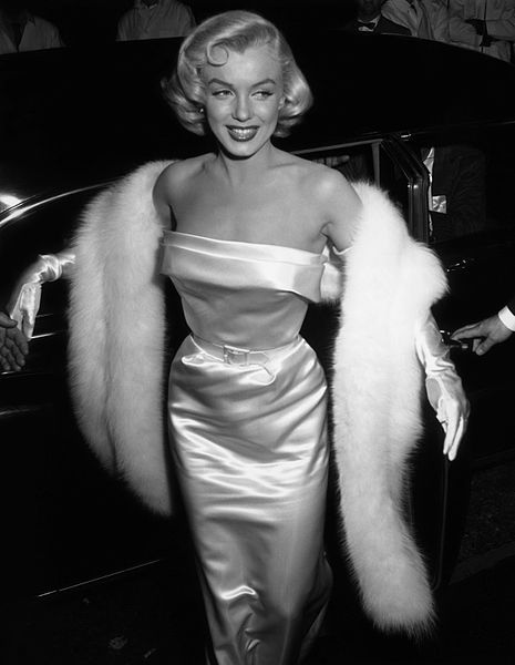 Marilyn_Monroe.jpg Marilyn_Monroe.jpg