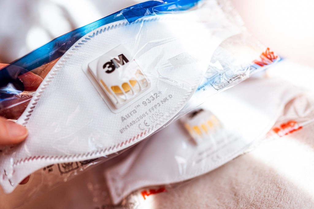 3m-ffp3-respirators-against-the-new-coronavirus-2210x1473.jpg