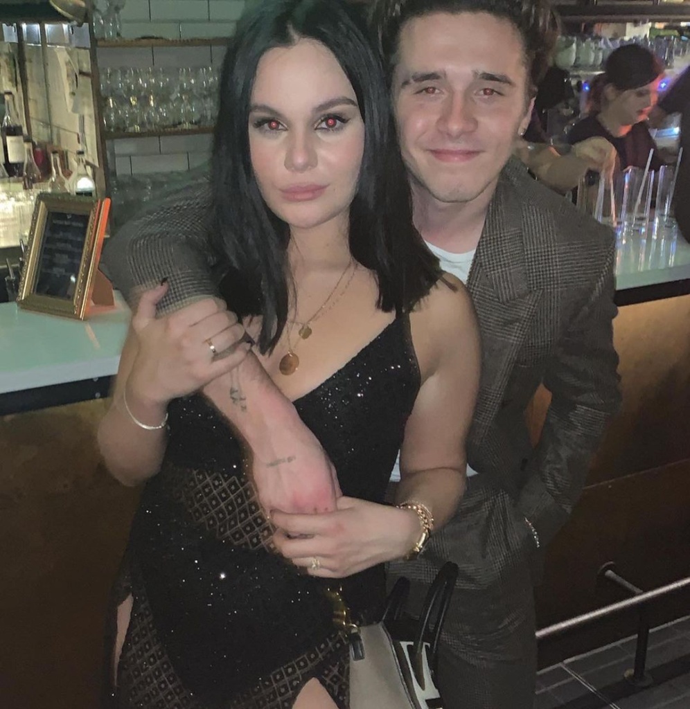Холли Рамзи и Бруклин Бекхэм hollyramsayy_88236633_500900020624870_1123357200033012731_n.jpg