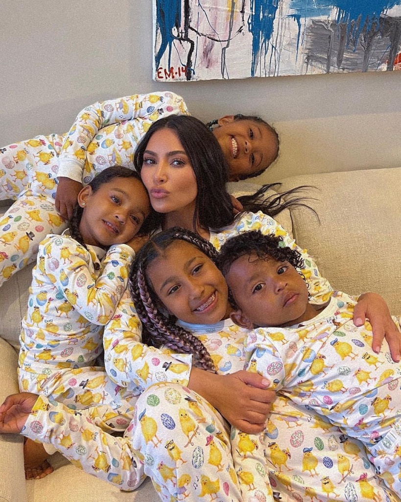 kimkardashian_279130462_968502550520398_7258106467106938696_n.jpg kimkardashian_279130462_968502550520398_7258106467106938696_n.jpg