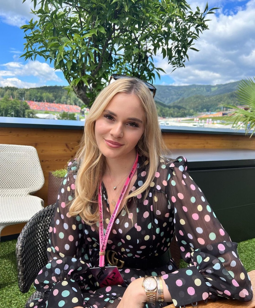 Холли Рамзи Холли Рамзи