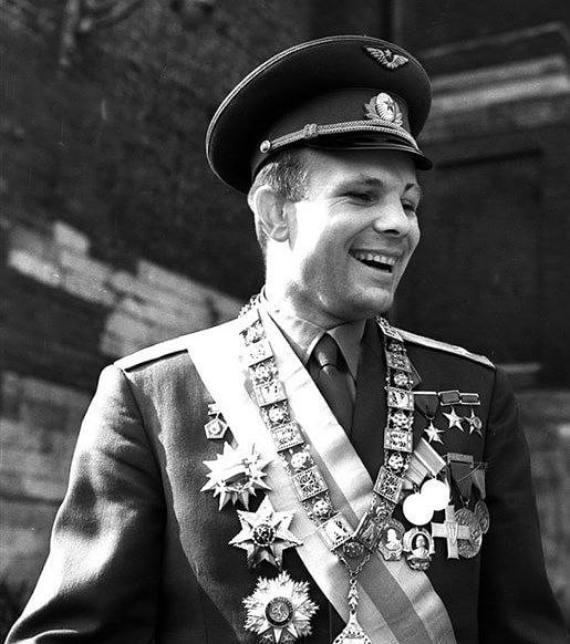 Юрий Гагарин Юрий Гагарин