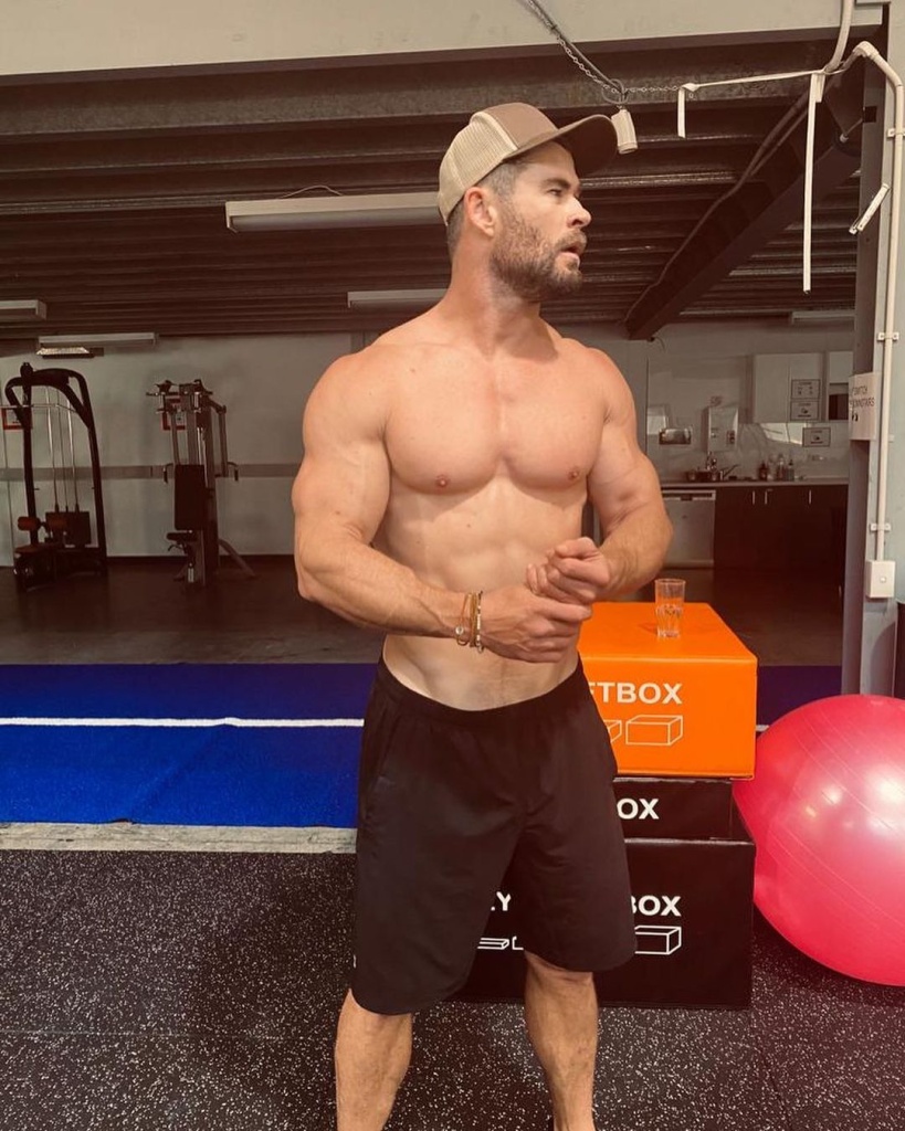 Крис Хемсворт chrishemsworth_294417686_424697322925556_7538816060773610390_n.jpg