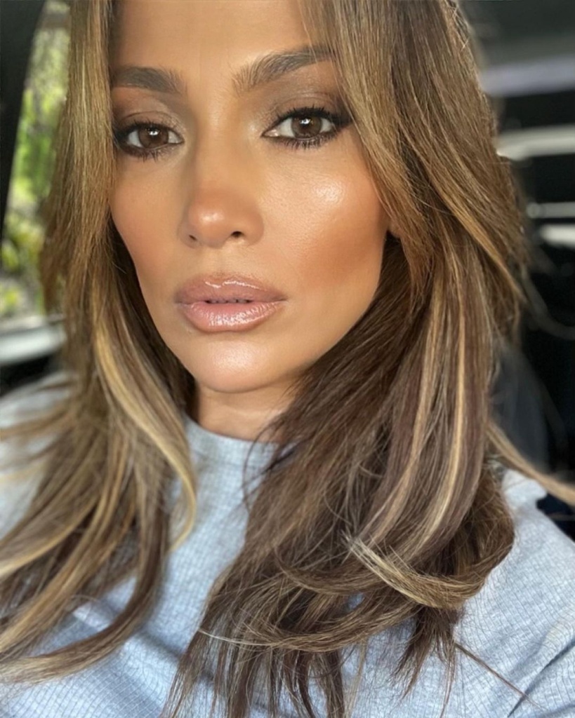 jlo_post_14_02_2023_03_28_223037636424384702978(1).jpg