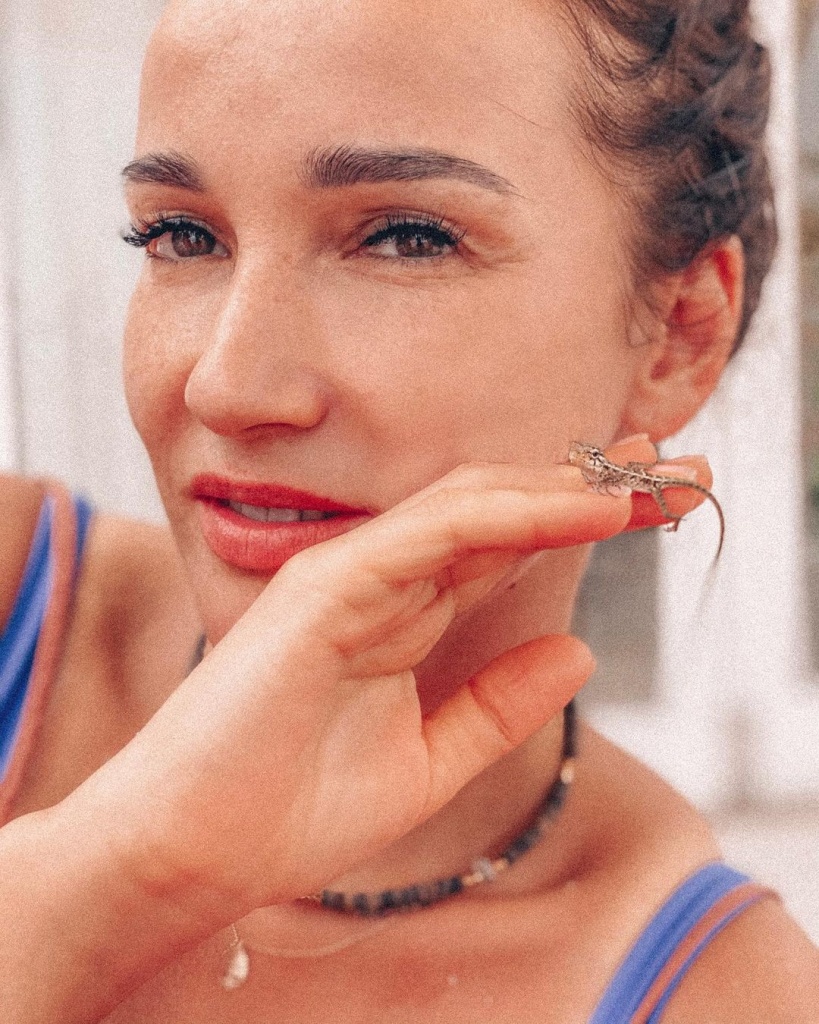 Анфиса Чехова.jpg Анфиса Чехова.jpg