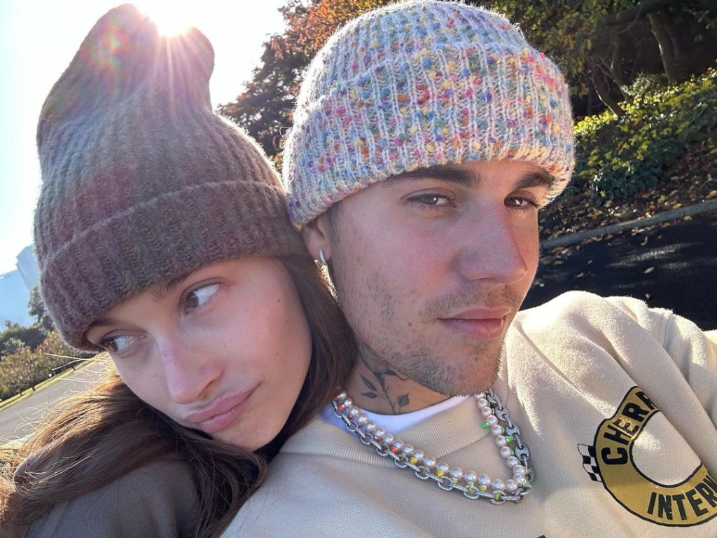 джастин и хейли justinbieber_316350820_129712489699005_706615911239265401_n.jpg