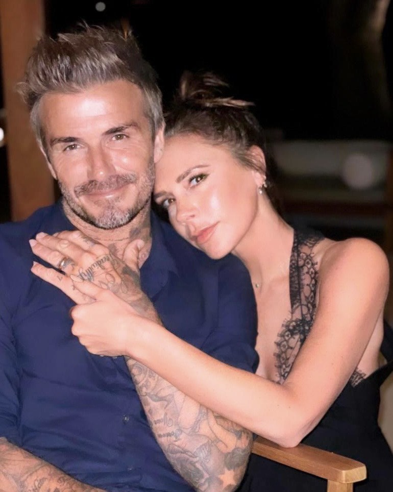 Виктория и Дэвид Бекхэм victoriabeckham_179759087_952861765545452_3728144965232666297_n.jpg