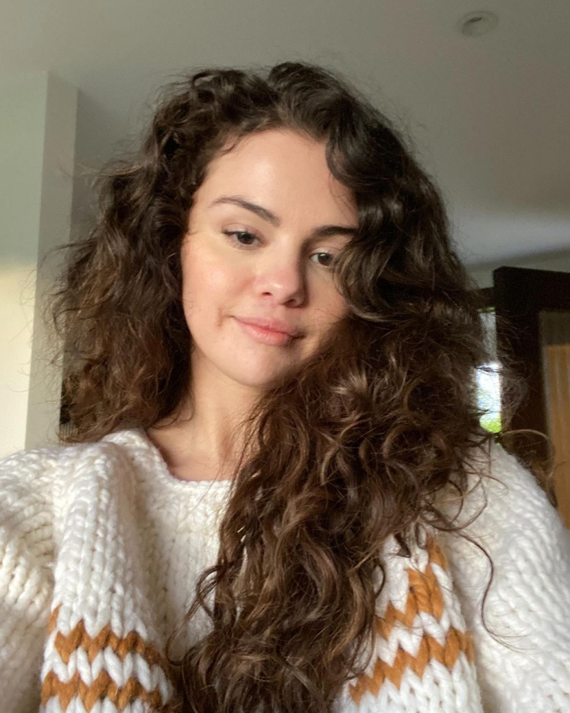 Селена Гомес selenagomez_332354684_739855824193609_4488896845801094875_n.jpg