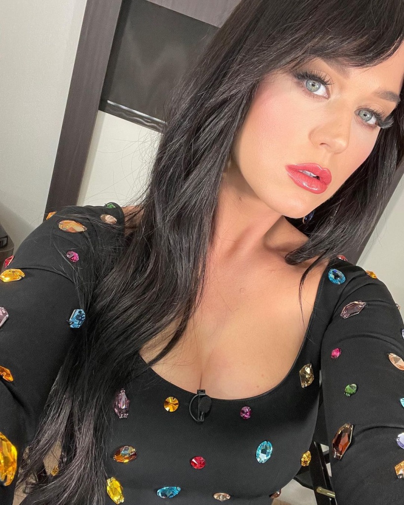 katyperry_174587083_311912623684931_3655608647357902430_n.jpg