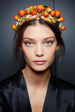 Уход-dolce-and-gabbana-summer-2016-women-fashion-show-backstage-46.jpg