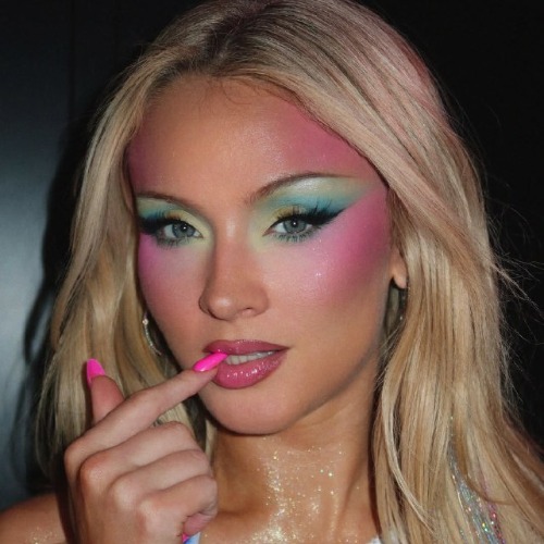 MyCollages - 2025-12-19T121017.954.jpg