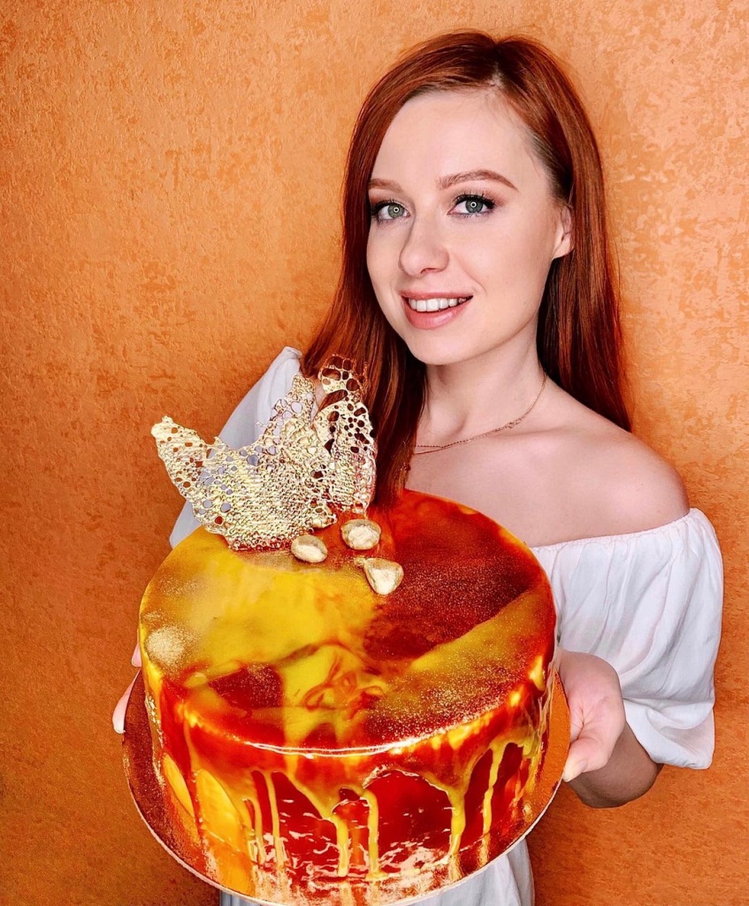 Юлия Савичева.jpg Юлия Савичева.jpg