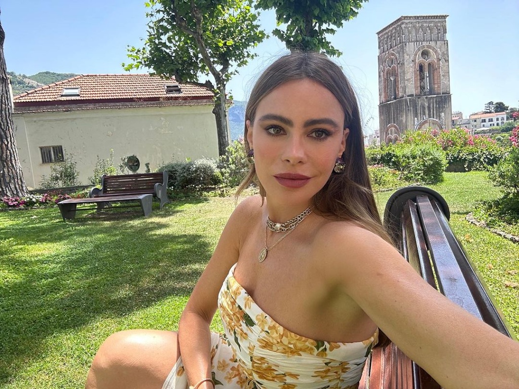 sofiavergara_361408829_18382275640047981_5399967650448886082_n.jpg