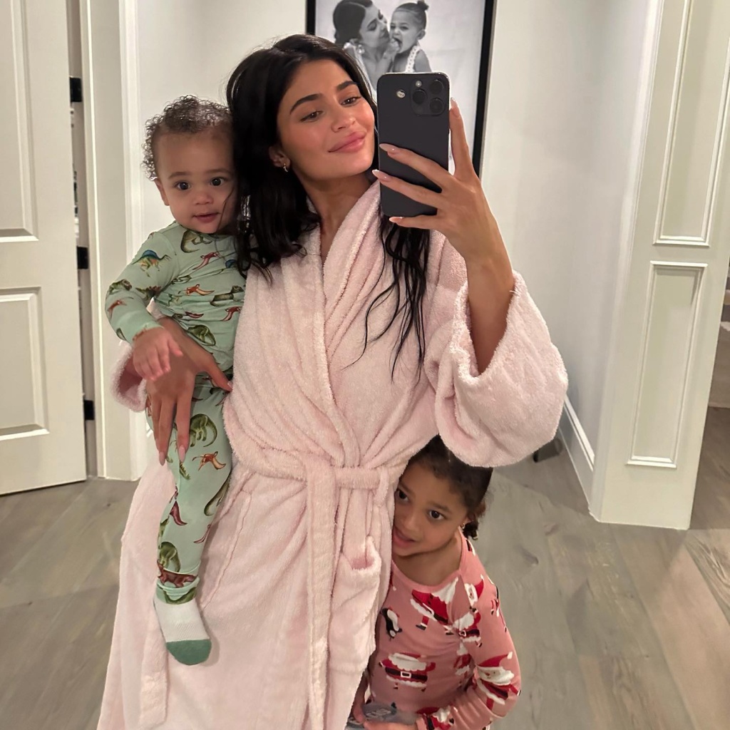 kyliejenner_346841976_6700340089976557_546878084220345252_n (1).jpg