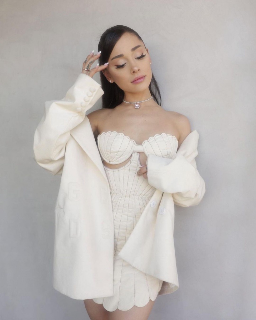 arianagrande_254156069_260763619353254_529592112565284214_n.jpg arianagrande_254156069_260763619353254_529592112565284214_n.jpg