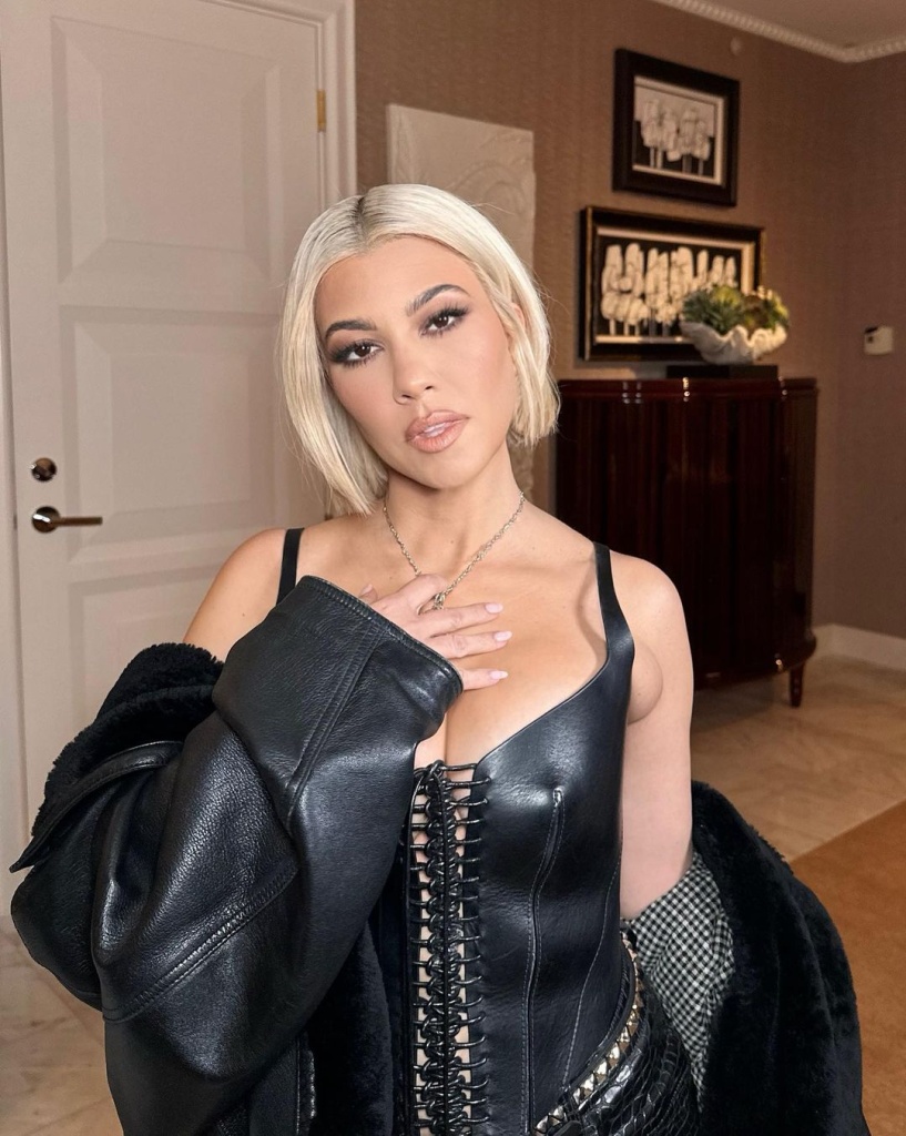 Кортни Кардашьян kourtneykardash_329681100_661444332405363_4471423504433209846_n.jpg