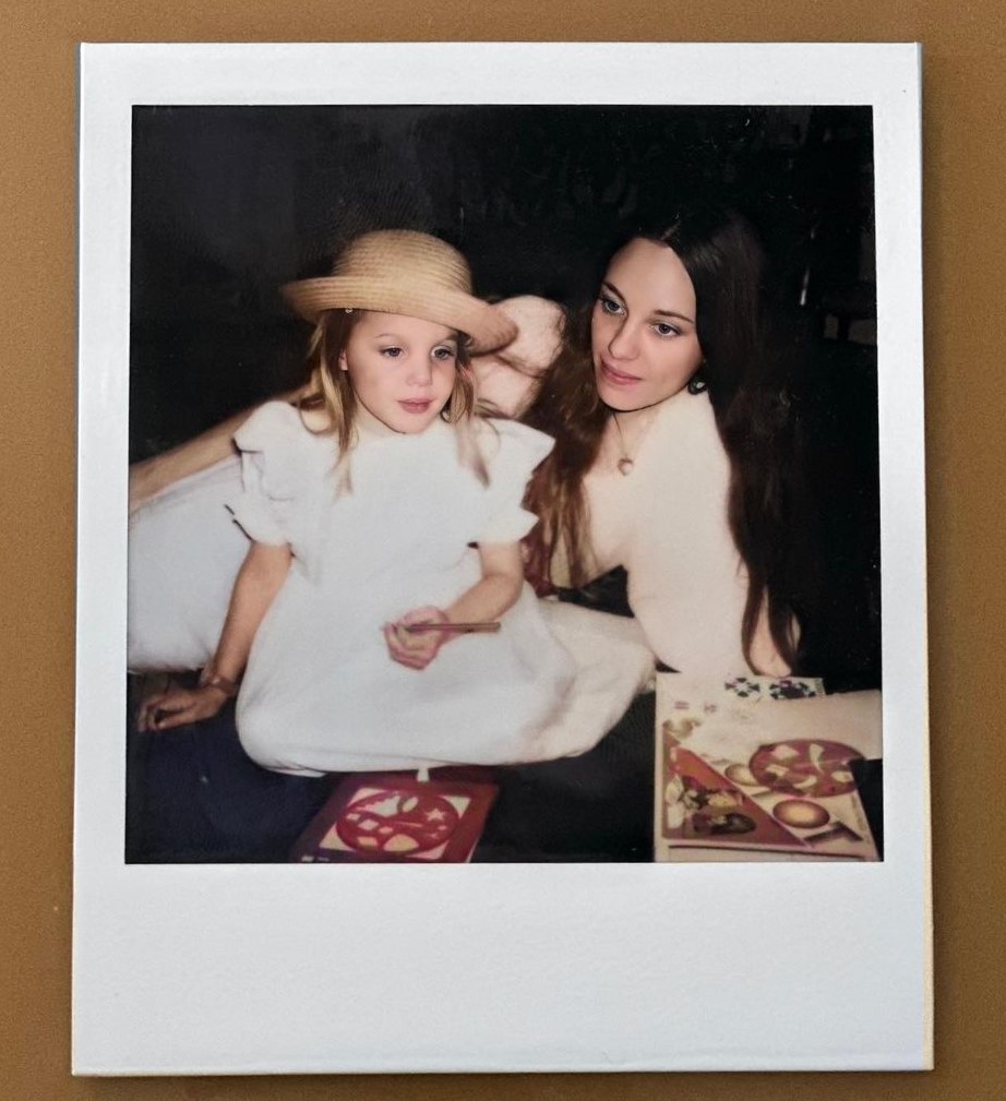 angelinajolie_345423478_6344824938908074_5104378489576084653_n.jpg