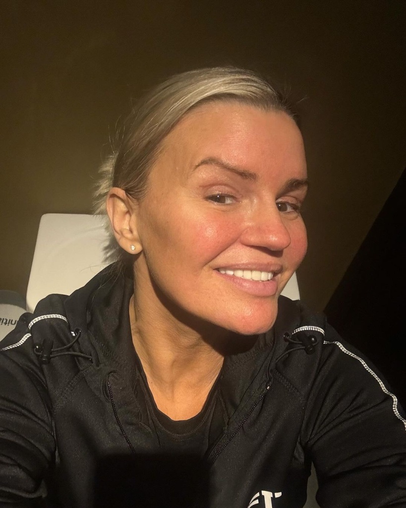 kerrykatona7_post_15_03_2024_15_33_083324287628830968285.jpg
