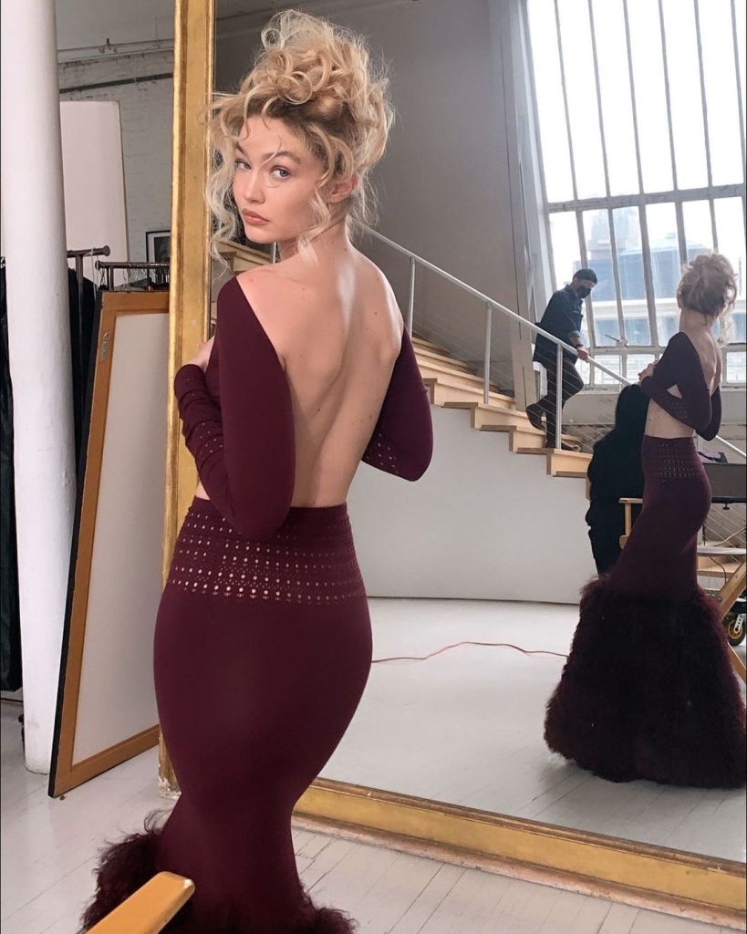 gigihadid_275983533_679512579863908_5800353530664735245_n (1).jpg