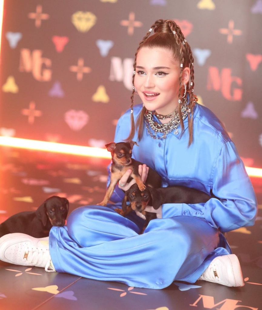 Микелла Абрамова Микелла Абрамова