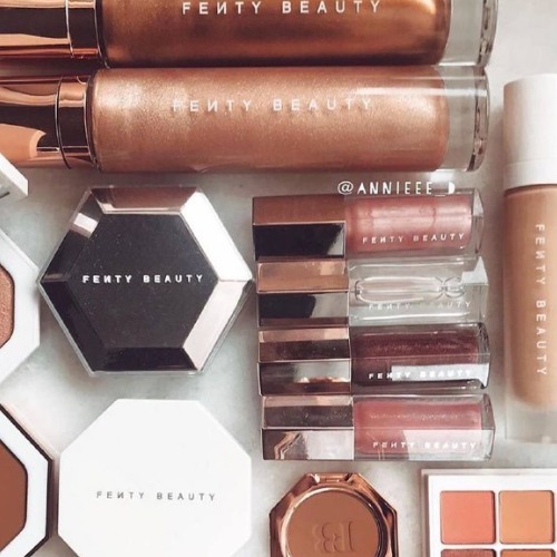 MyCollages - 2025-12-25T101431.790.jpg