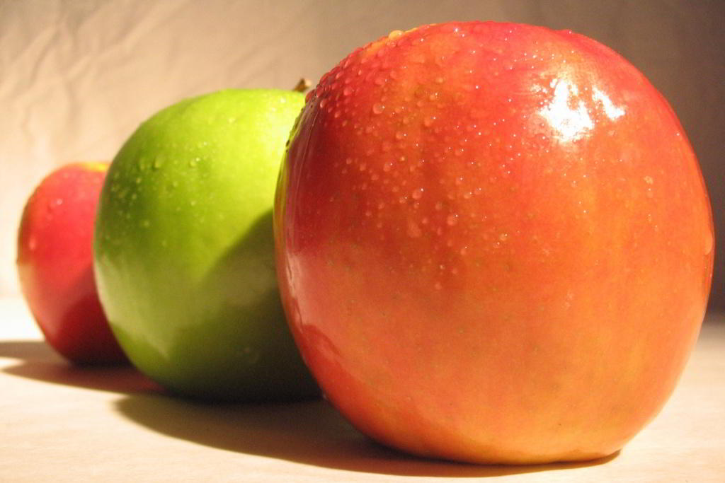 apples-1175640-1598x1065.jpg