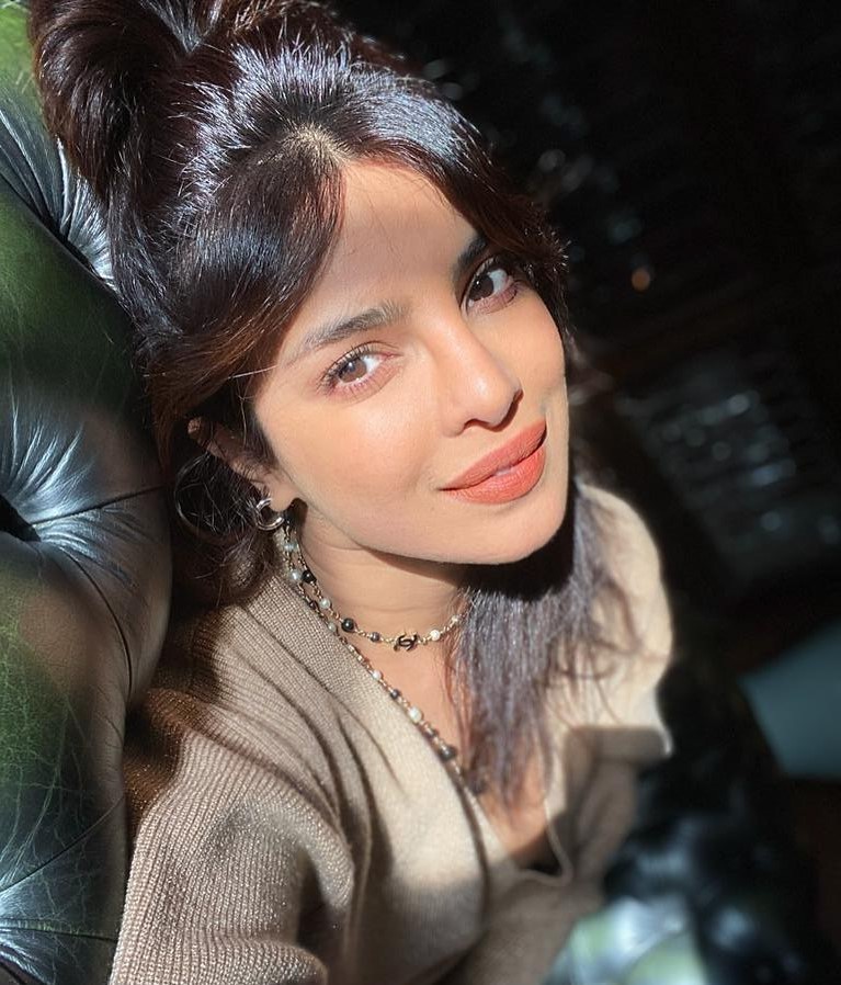 priyankachopra_172808867_890048361841429_169148461347431427_n.jpg