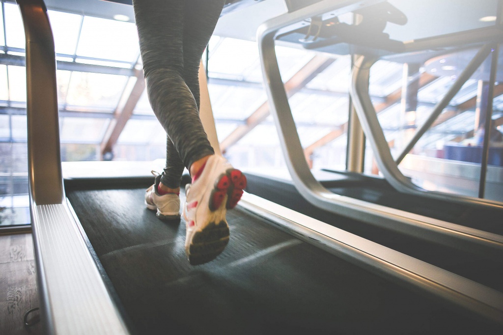 cardio-running-on-a-treadmill_free_stock_photos_picjumbo_HNCK4578-2210x1474.jpg