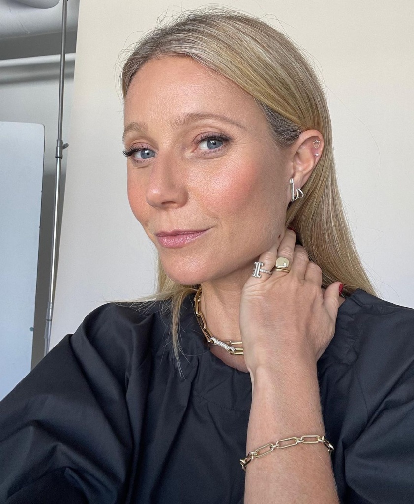 gwynethpaltrow_198889161_328662398867555_226409945184805638_n.jpg