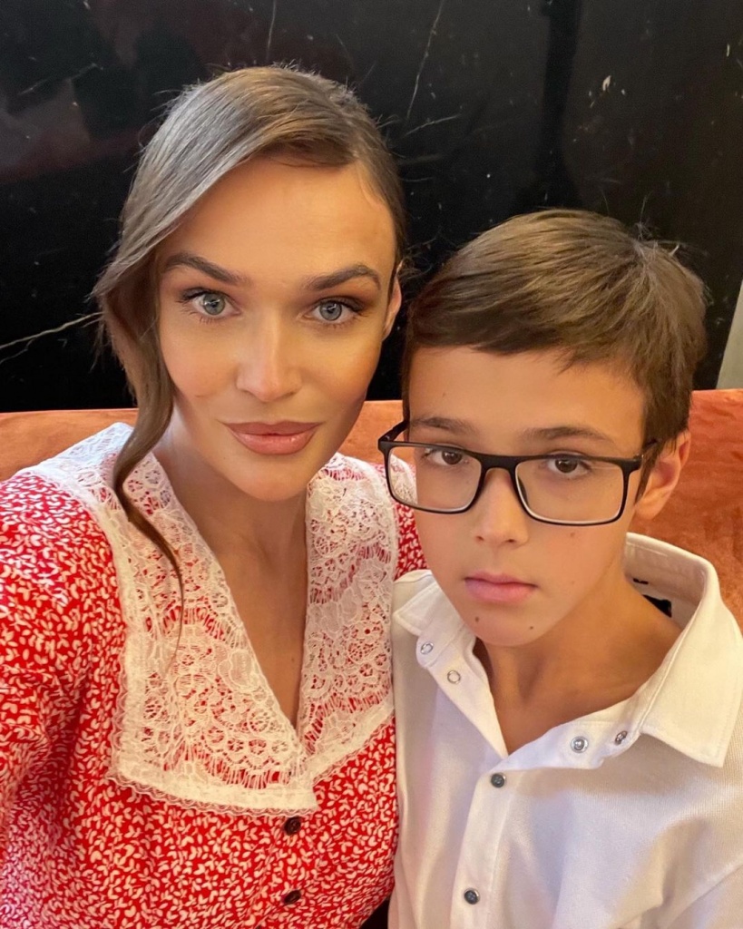 Алена Водонаева с сыном Богданом.jpg