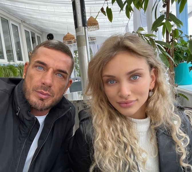 Курбан Омаров с новой возлюбленной Валерией leratv_182320209_105101854997290_4283311111244443005_n (1).jpg