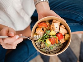 16 продуктов, которые помогут пережить менструацию