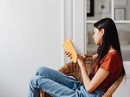 Первая книжная помощь девочке-подростку: советы, лайфхаки, истории