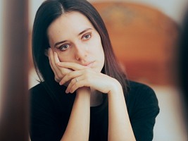 Болезни почек — из-за страха, а проблемы со спиной — из-за апатии: как эмоции влияют на тело