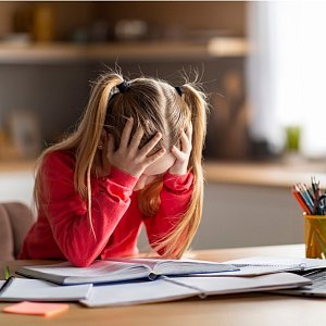 Дислексия и дизартрия: как помочь ребенку правильно писать и говорить?