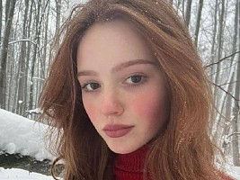 Макияж замерзшей девушки: рассказываем, как повторить знаменитый бьюти-образ 